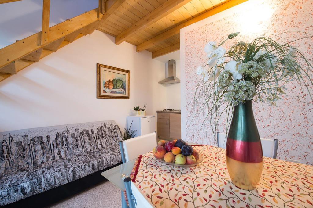 Raffaela Casa Vacanze Aradeo エクステリア 写真