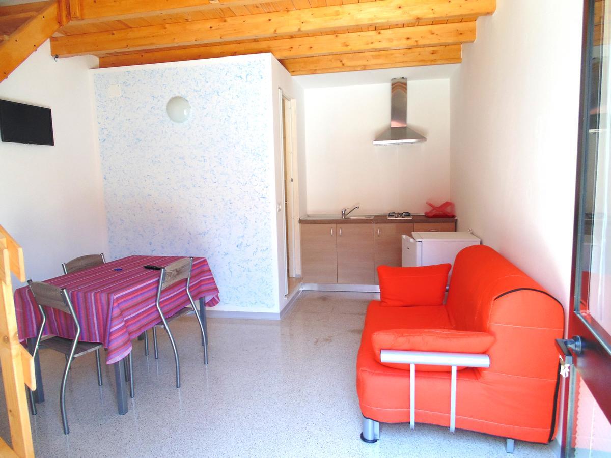 Raffaela Casa Vacanze Aradeo エクステリア 写真